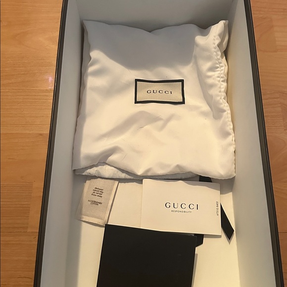 100% authentic Gucci Men’s Red Leather Embossed Slide Sandals with Black Footbed - Picture 7 of 7